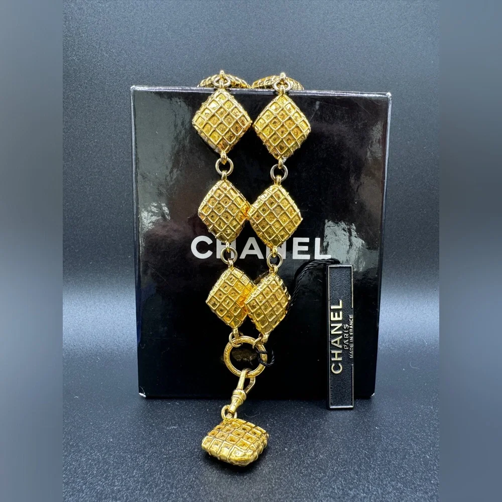 LOT 1455 24K gold plated CHANEL vintage bracelet